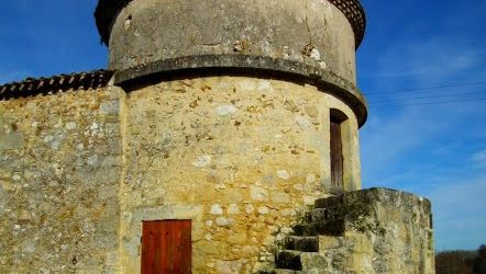 découvrez lamothe montravel, un charmant village du sud-ouest réputé pour ses vins aoc, son patrimoine historique et ses paysages verdoyants. idéal pour l’œnotourisme et les escapades nature.