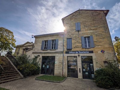 découvrez lamothe montravel, un village pittoresque du sud-ouest de la france réputé pour son patrimoine historique, ses vignobles renommés et ses paysages verdoyants. idéal pour une escapade authentique et gourmande en dordogne.