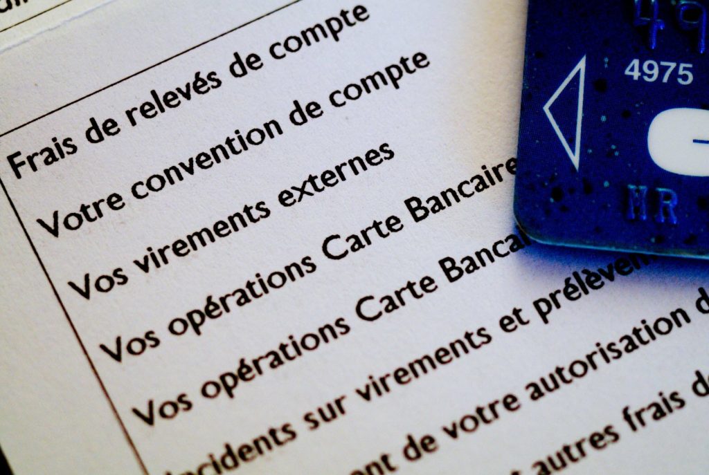 Frais bancaires à l’international : comment réduire voire supprimer vos coûts lors de vos déplacements